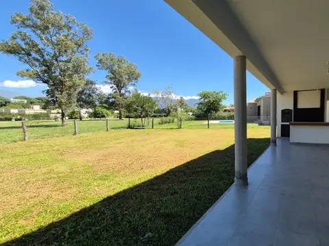 Casa en Venta en Praderas De San Lorenzo, USD 400.000