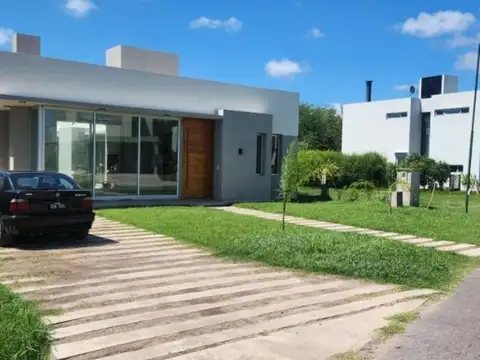 Casa en la Reserva de Hudson Berazategui