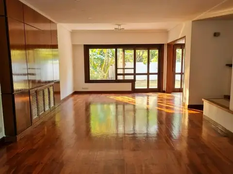 Casa en Alquiler en Martinez Vias / Libertador, USD 3.000