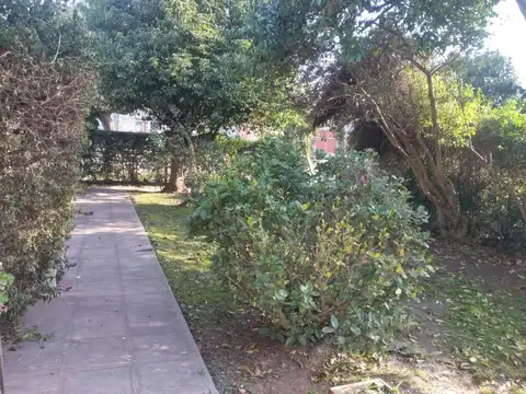 Casa en Venta con 4 cocheras