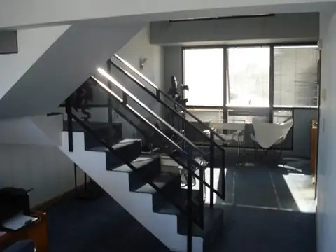 Oficina 3 ambientes con 1 baño