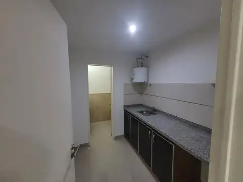 Oficina en Alquiler con 2 cocheras