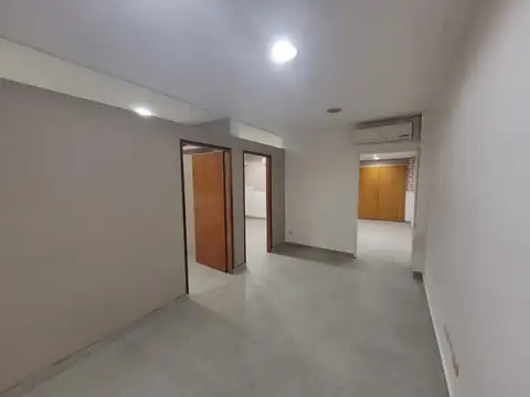 Oficina alquiler 80 m2 2 cocheras en Bureau Leloir Ituzaingó