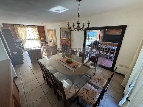 Casa 4 ambientes con 3 baños