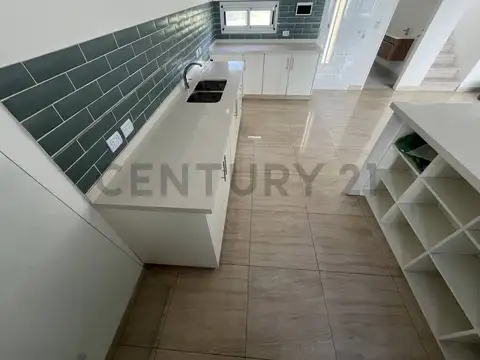 Casa 4 ambientes con 1 baño