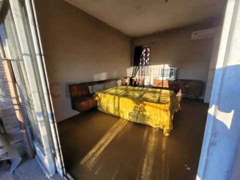 VENTA  CASA 5 AMBIENTES CESION DE DERECHOS POSESORIOS