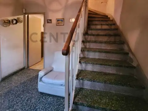 VENTA  CASA 5 AMBIENTES CESION DE DERECHOS POSESORIOS