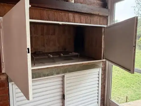 Casa en Alquiler con 2 cocheras