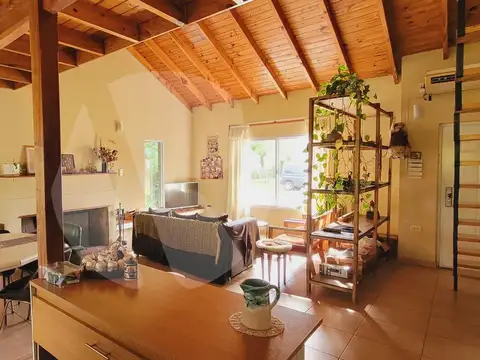 Casa en Venta con 3 cocheras