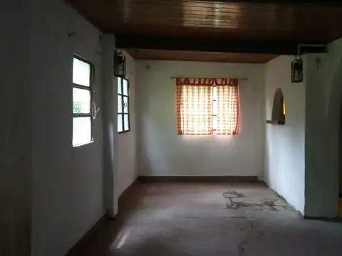 Casa 2 ambientes con 1 baño