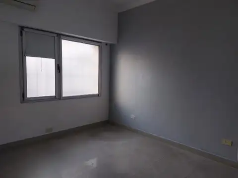 Local en Alquiler en Moron, $ 2.500.000