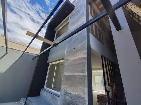 Depto Tipo Casa en Venta 1 año