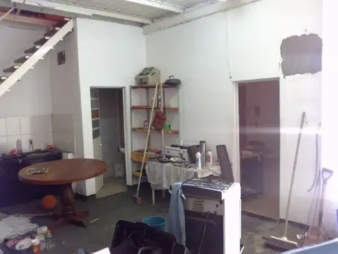 OPORTUNIDAD  GALPON EN PJE. ARAUCANO AL 200 NOROESTE