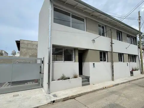 Dúplex tipo casa en Tigre Centro a estrenar en dos plantas con cochera (APTO CRÉDITO)
