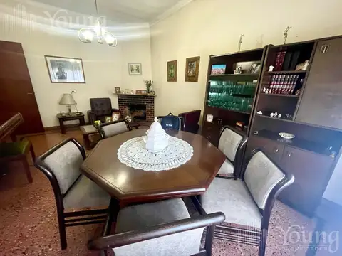 Casa 5 ambientes con 2 baños