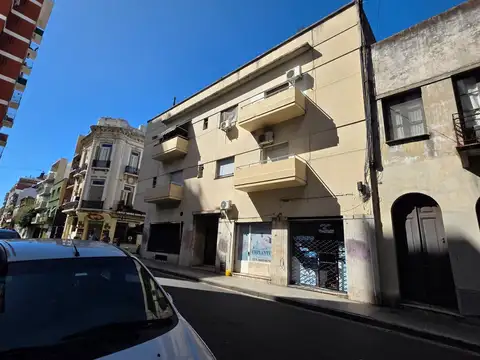PH 2 AMBIENTES en SAN TELMO, 2º PISO POR ESCALERA