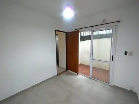 Depto Tipo Casa en Alquiler en Centro, $ 450.000