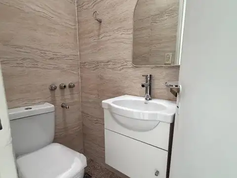 Casa en Alquiler en Villa Luzuriaga, $ 1.200.000