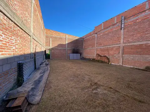 TERRENO EN VENTA CON CONSTRUCCION INICIADA