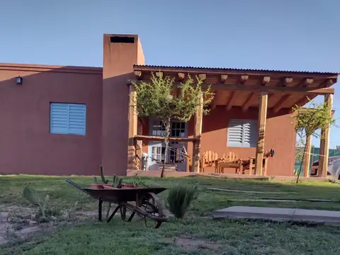 Casa en venta 2 dorm pileta viñedo perdriel lujan
