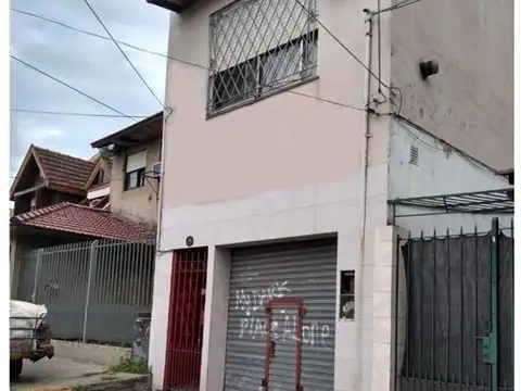 El Salvador 700, Piso 1°