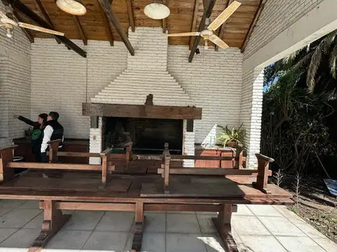 Casa Chalet  en Alquiler en Miraflores, Pilar, G.B.A. Zona Norte