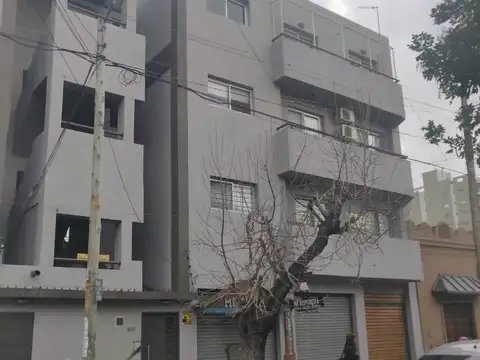 DEPARTAMENTO TRES AMBIENTES CON BALCÓN Y LAVADERO