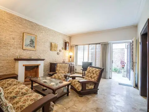 Depto Tipo Casa en Venta 50 años