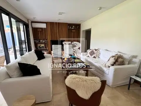 Casa 4 ambientes con 4 baños