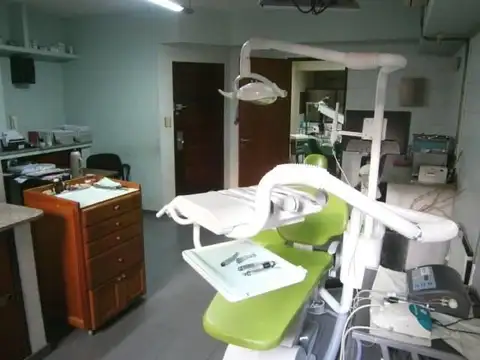 Linda Oficina o consultorio, 64 m2, al frente, edificio de o