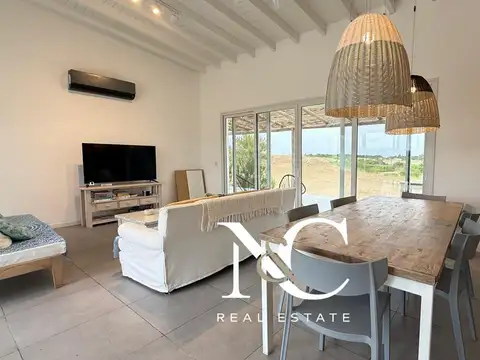 Casa 4 ambientes con 3 baños