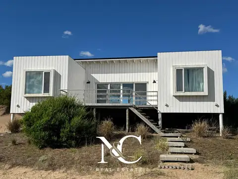 Casa en  venta en Costa Esmeralda con fondo libre