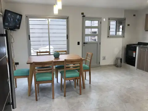 Casa en Alquiler con 1 cochera