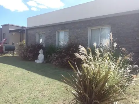 Casa en Venta en Pilar del Este - San Eduardo, USD 185.000