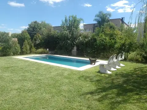 Casa 4 ambientes con 3 baños