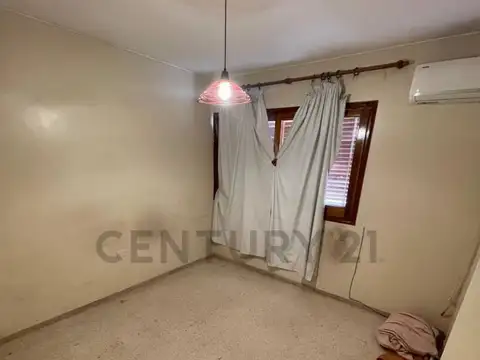 Departamento 6 ambientes con 2 baños