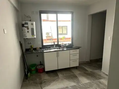 Venta - Departamento de 2 ambientes - a nuevo - piso alto - todo luz - Once