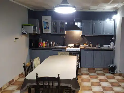Casa 4 ambientes con 1 baño