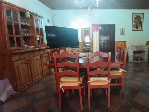 Casa 12 ambientes con 8 baños