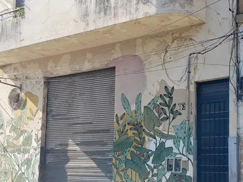 DEPOSITO CON VIVIENDA EN PRIMER PISO