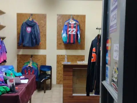 Tinogasta 5200. Ph 3 Amb. A refaccionar. V. Devoto