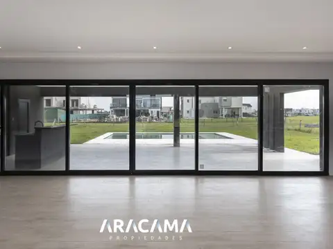 Casa en Venta en Terralagos, USD 550.000