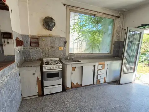 Casa 4 ambientes con 1 baño