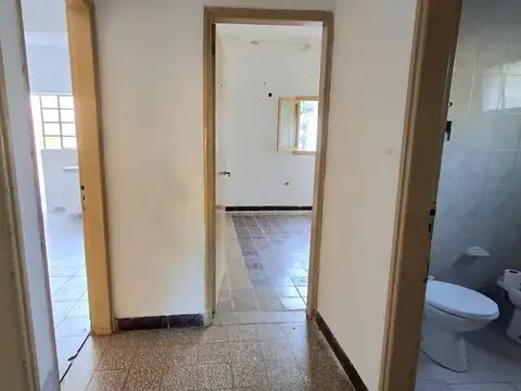 CASA CON PATIO A MTS DE GRAL. PAZ