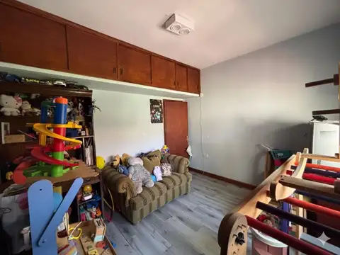 Casa Quinta de 6 ambientes com amplio terreno en Longchamps