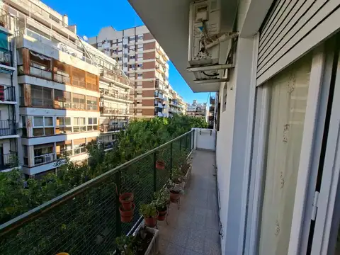 EXCELENTE 3 AMBIENTES AL FRENTE — AMOBLADO