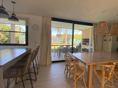 CASA VENTA 4 AMBIENTES PINAMAR