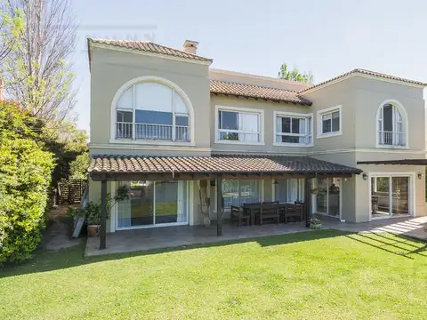 Santa Barbara - Casa en Venta A LA LAGUNA (Apto crédito)