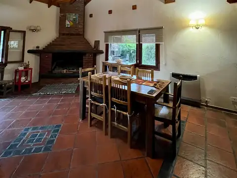 CASA EN VENTA - BARRIO PARQUE NATURA