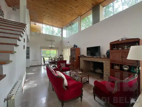 Casa 5 ambientes con 2 baños